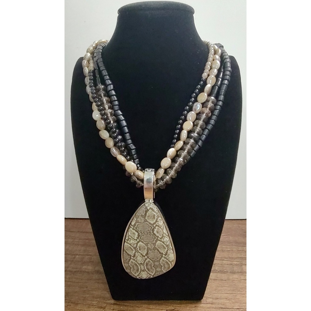 Premier Designs 'Rich an Famous' Necklace Snake Skin Pattern Pendant J37
